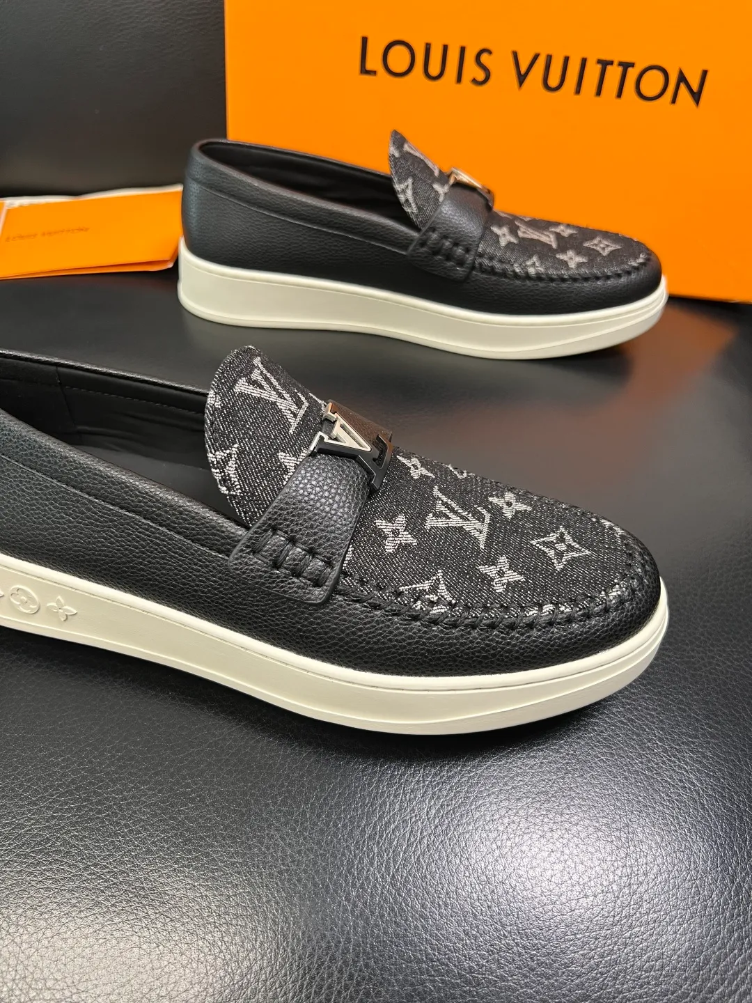 Men's shoes 💰720 Lv high quality top crafts Louis Vuitton, sports sneakers counter synchronization, uppers imported from Italy, high quality splicing colorful complex crafts, imported mesh pads soft and comfortable, soles: original soles specially provided by the original factory, T men's shoes 💰U exclusive movable molded soles super comfortable, original factory single goods, code number 38-44 (customized 45)